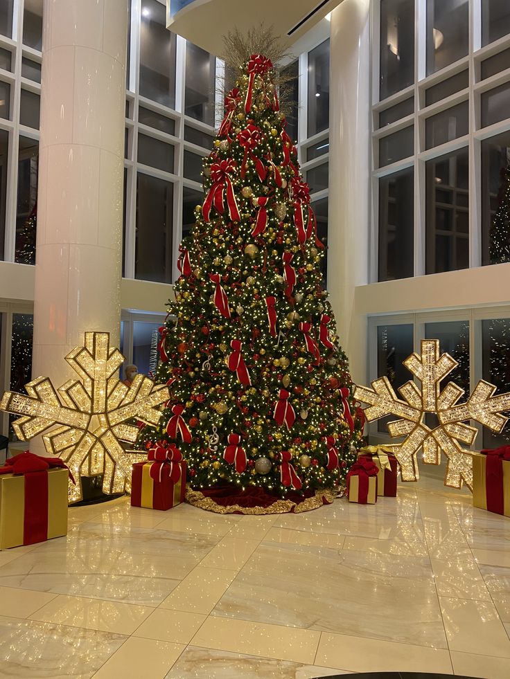 10–12 Ft Luxury Christmas Tree